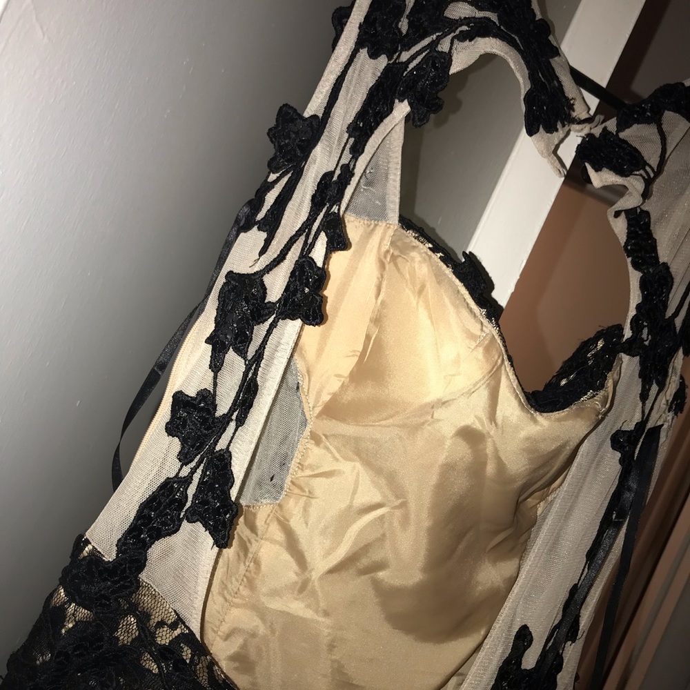 Dress - Picture 6 of 6